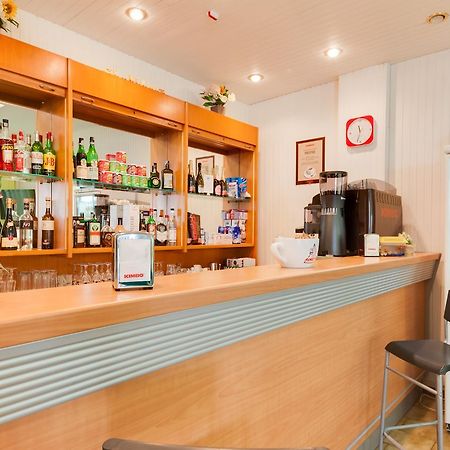 Hotel Nevia Cervia Exterior photo