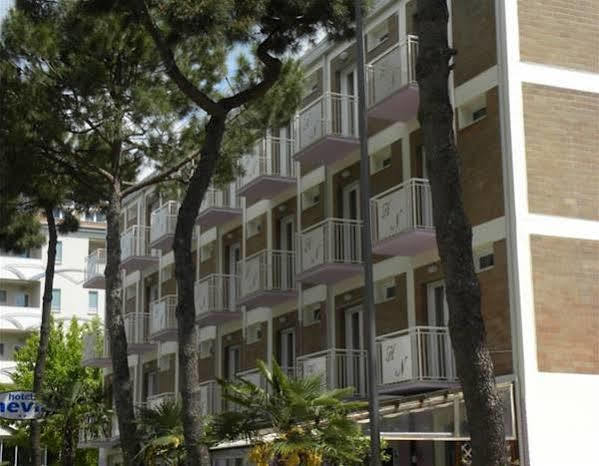 Hotel Nevia Cervia Exterior photo